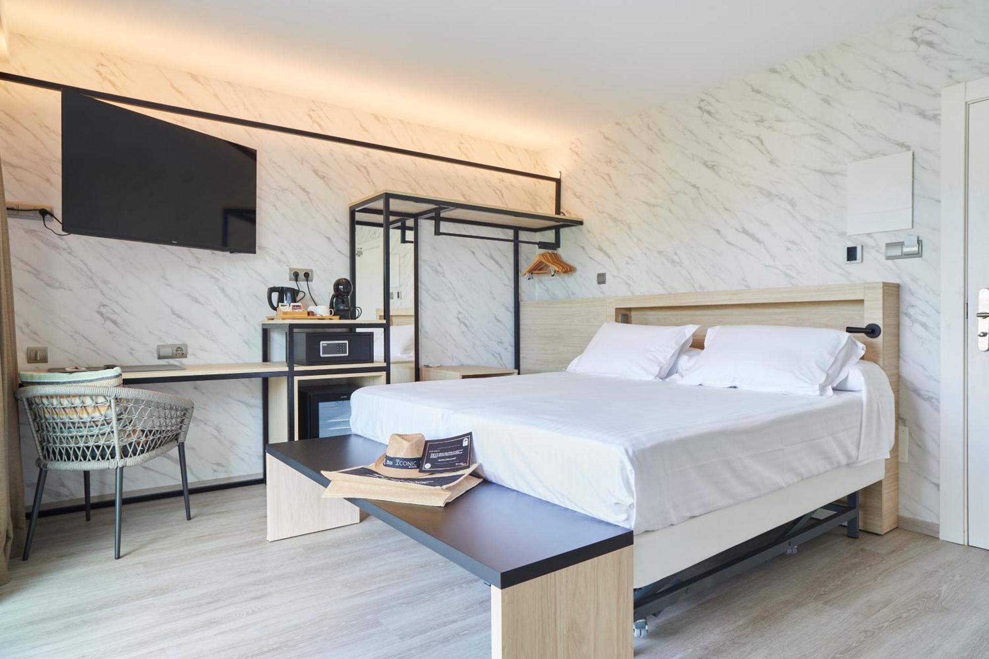 Invisa Hotel Es Pla - Adults Only San Antonio  Ngoại thất bức ảnh